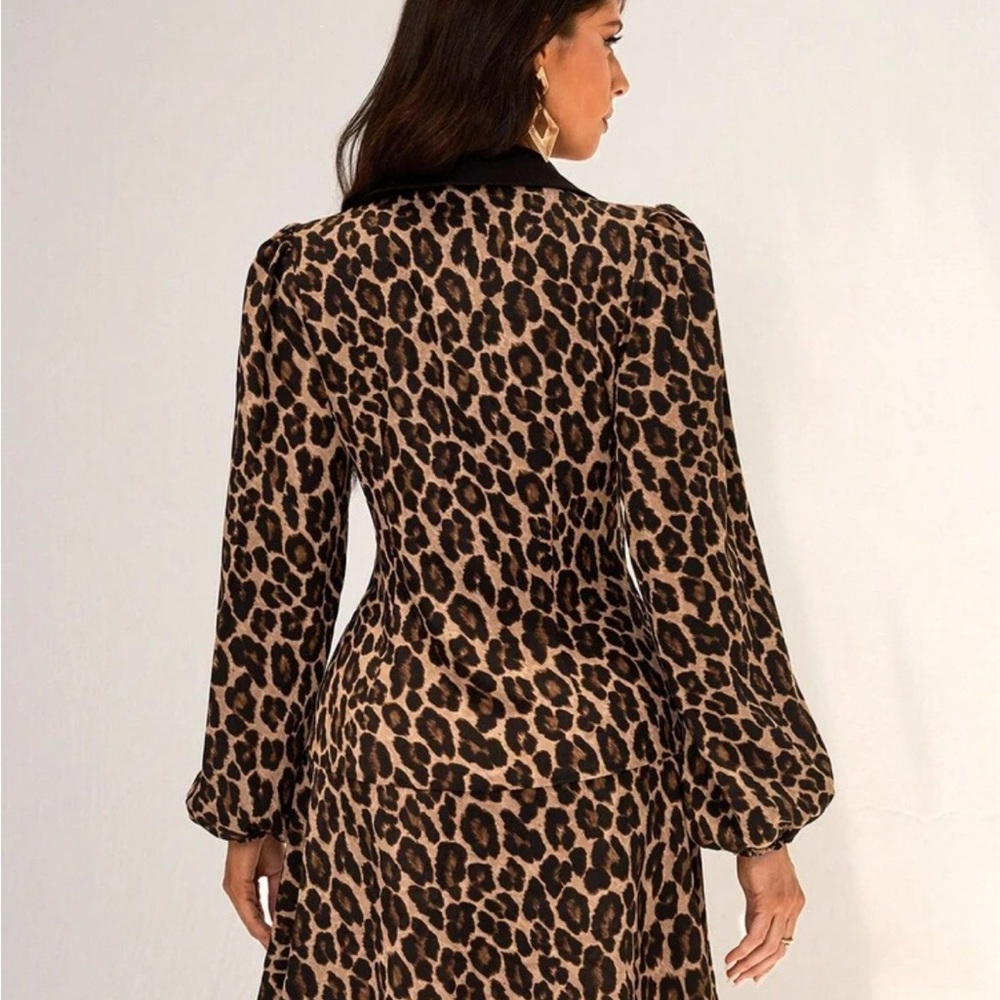 Almamuse Leopard Print V-Neck Dress - Picture 4 of 7